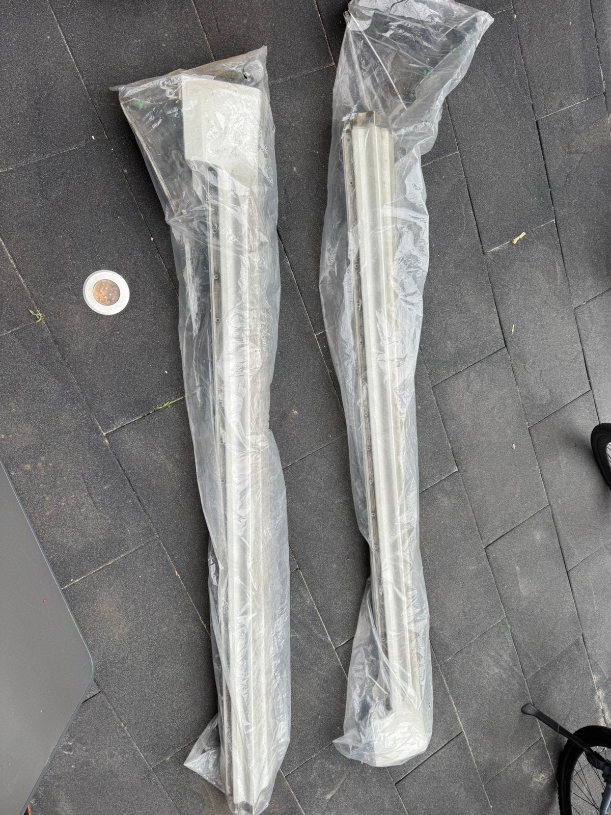 Volvo xc90 ll links en rechts zijskirts originelen wit, Ophalen, Gebruikt