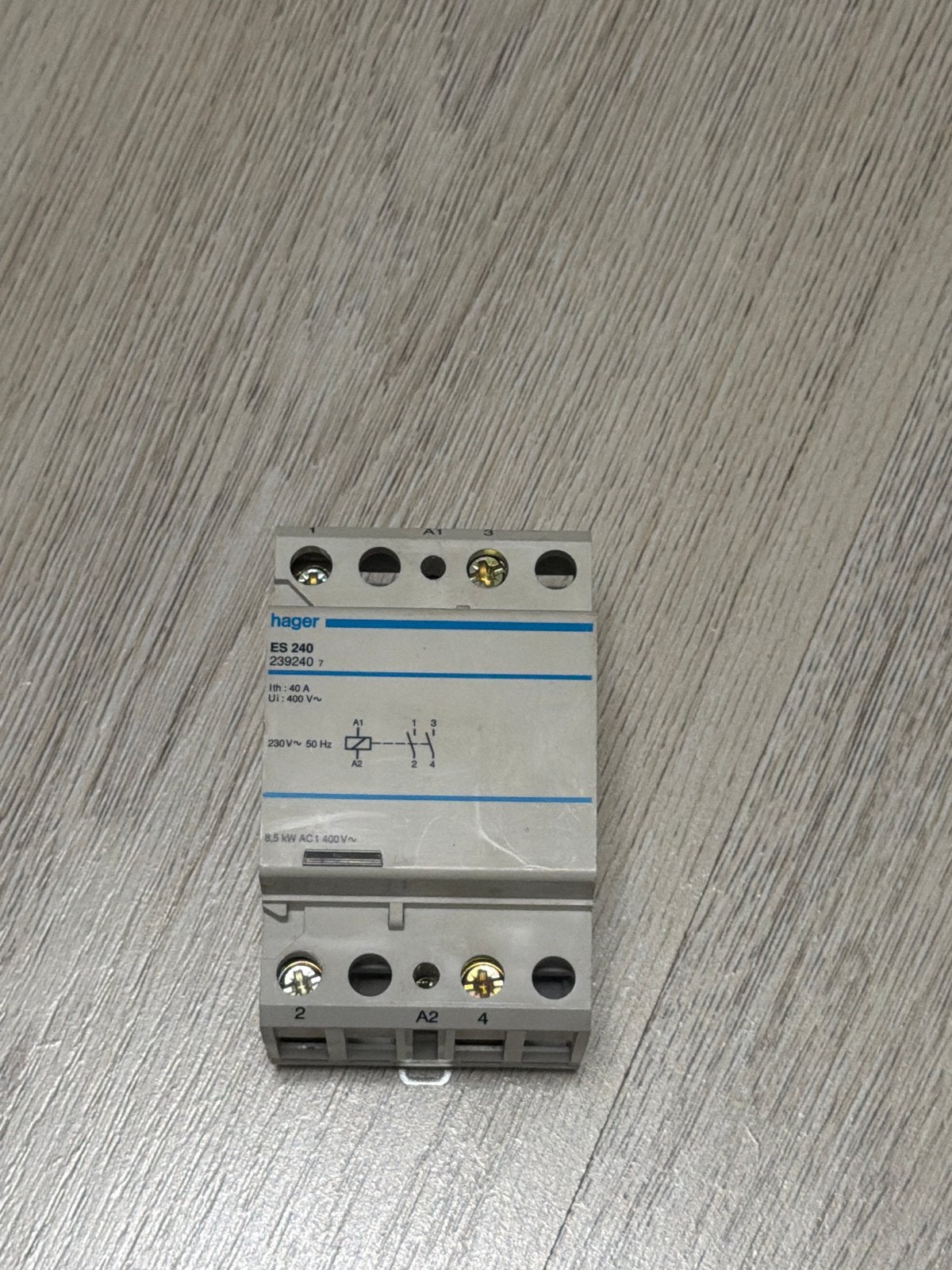 Hager ES240 230/240V Relais - Nieuwstaat, Ophalen of Verzenden, Zo goed als nieuw, Hager, Relais