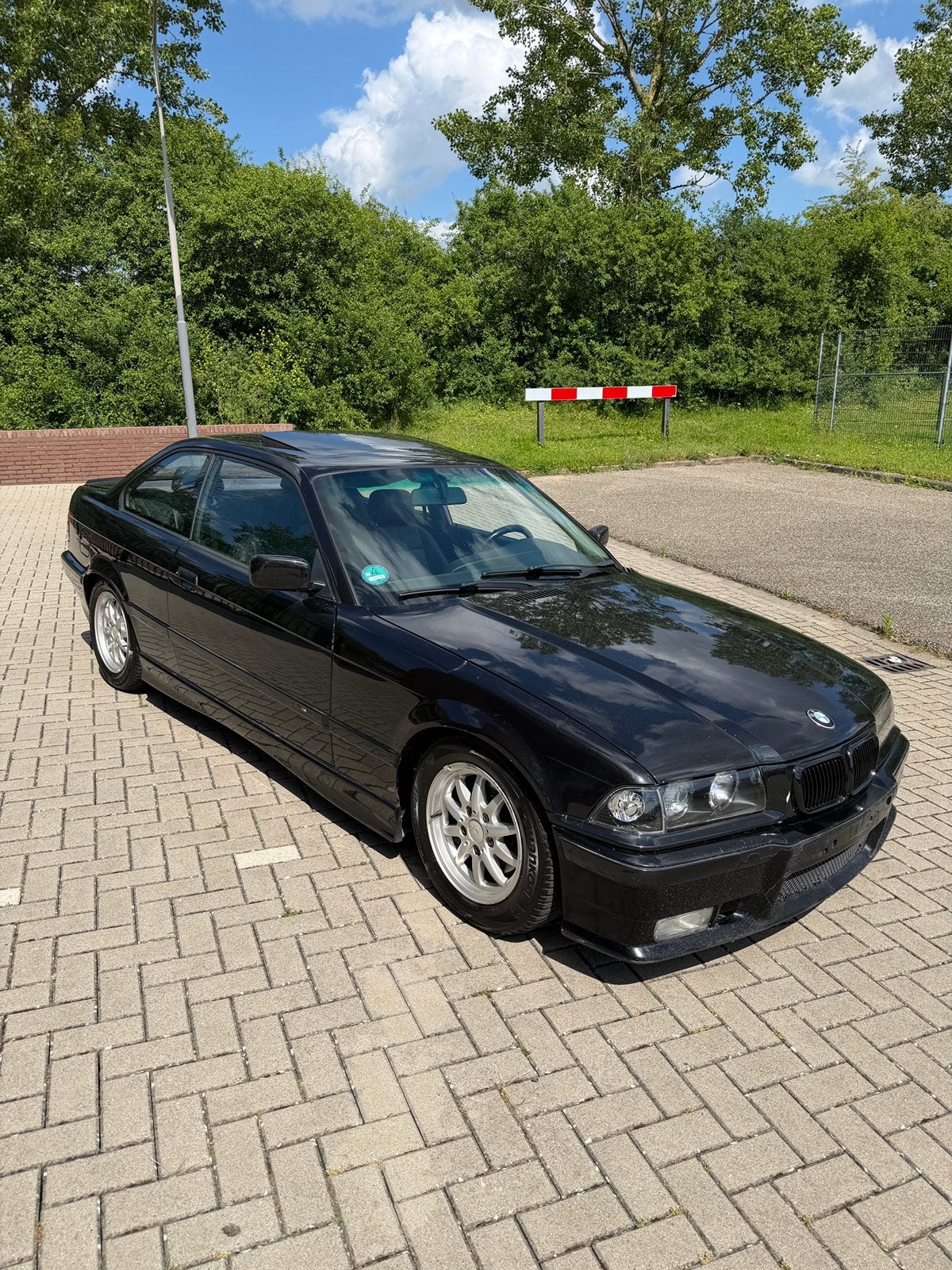 BMW E36 320i Coupe Cosmoschwars Schuifdak/Schroefset/RVS EIN, Auto's, Achterwielaandrijving, Zwart, 150 pk, Zwart