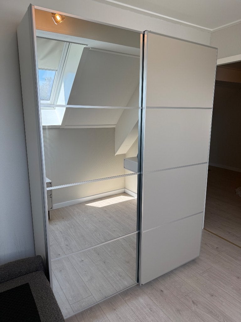Kledingkast Ikea, 200 cm of meer, 150 tot 200 cm, Zo goed als nieuw, 25 tot 50 cm