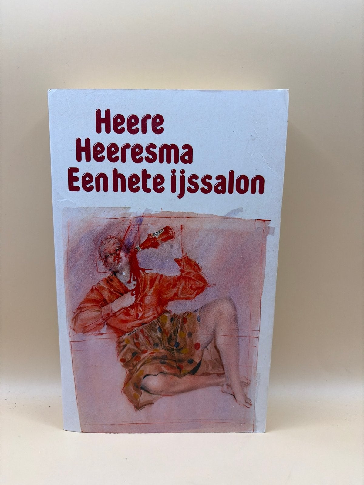 Heere Heeresma - Een hete ijssalon (Boek), Ophalen of Verzenden, Gelezen, Nederland