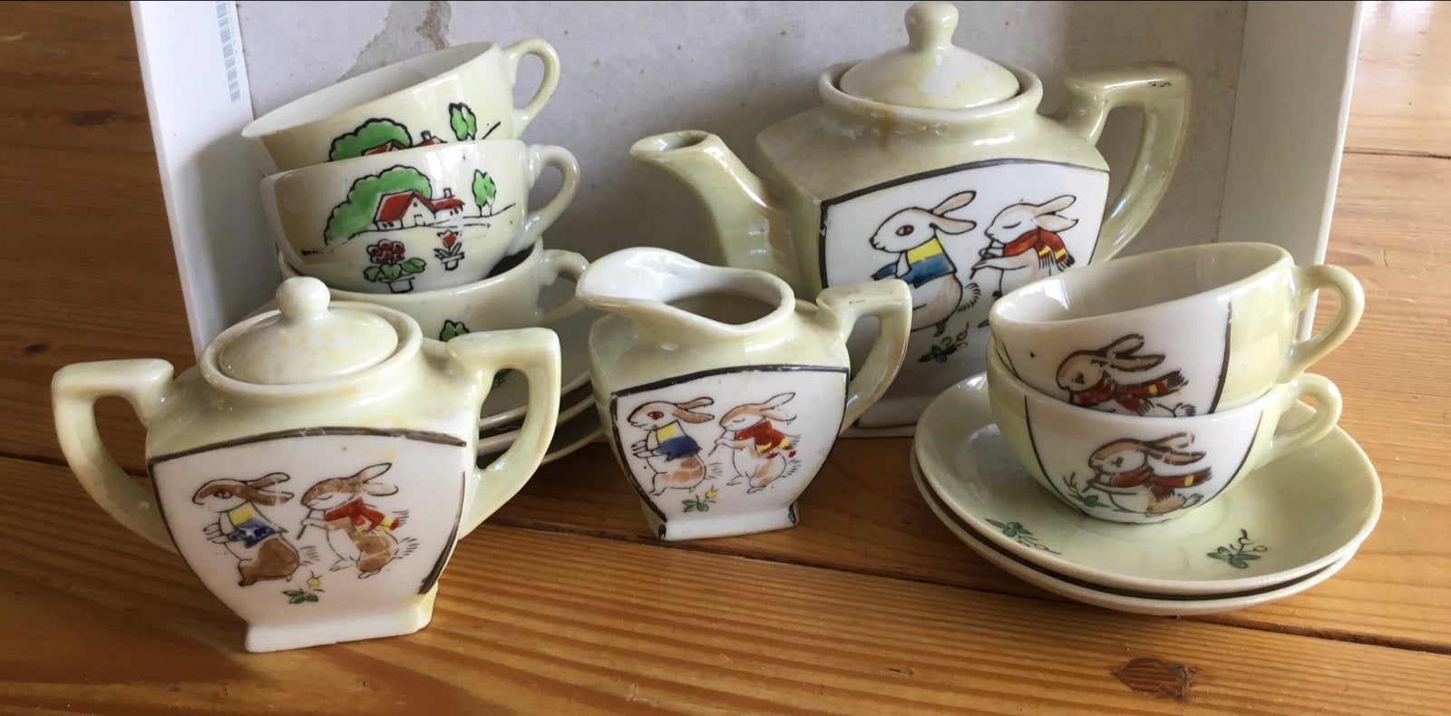 Vintage kinder theeservies met konijntjes, Verzenden