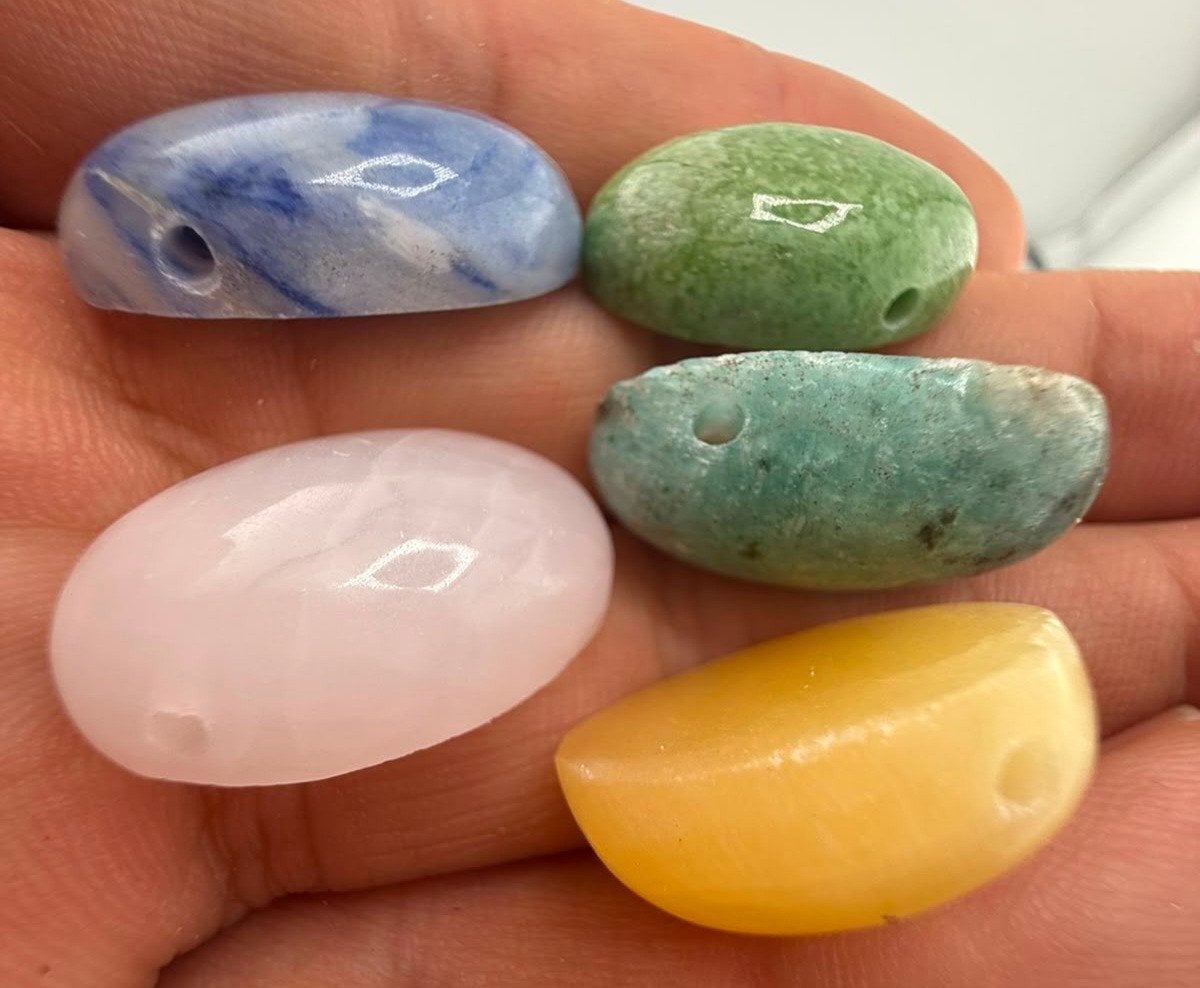 5x Geboorde Trommelstenen: Sodaliet, Calciet, Nephriet, Ophalen of Verzenden