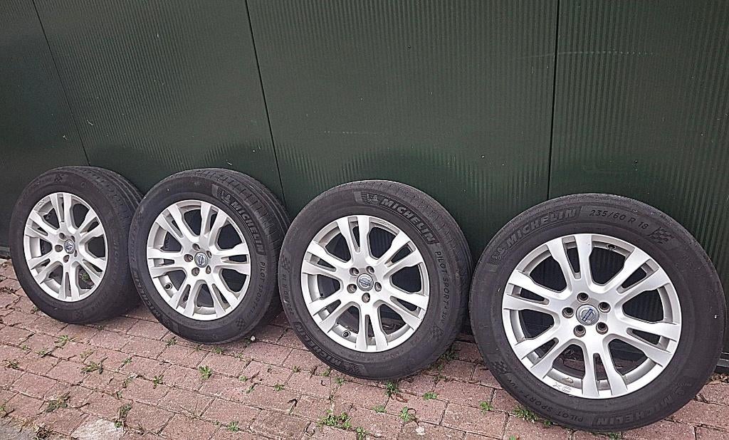 Set Velgen plus Michelin banden Volvo 235/60/R18, Ophalen, 18 inch, Gebruikt, Banden en Velgen