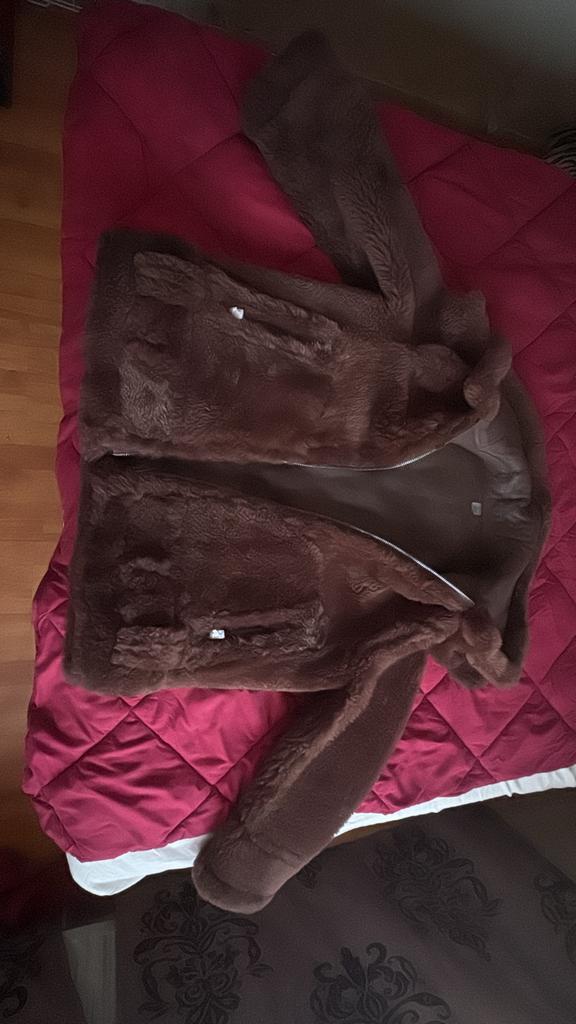 Bruine faux fur jas - Maat M/L, Ophalen of Verzenden, Zo goed als nieuw, Maat 38/40 (M), Bruin