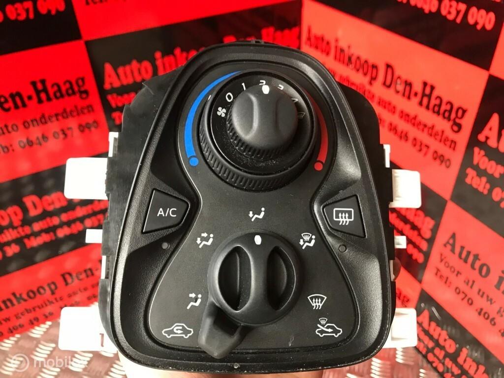 Toyota Aygo/108/C1 ('14-'18) Kachelpaneel (Airco) 55900YV030, Ophalen of Verzenden, Gebruikt, Toyota
