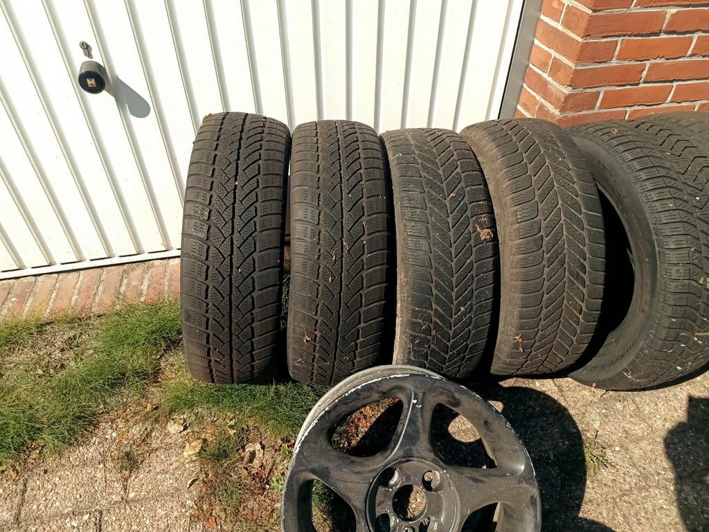 4x winterbanden met ongeveer 5,5 mm profiel, Ophalen, Gebruikt, 15 inch, Winterbanden