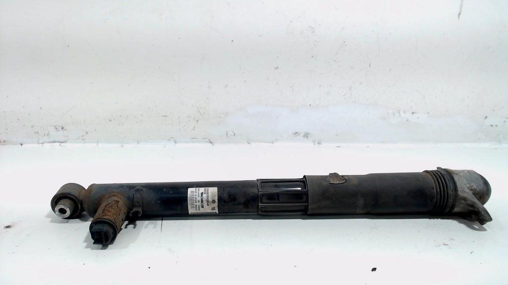 Schokbreker rechts achter Volkswagen Golf, Onderdelen@venauto.nl, Van der Ven Autorecycling B.V., Gebruikt, Ettenseweg 76, 4706 PB Roosendaal, The Netherlands