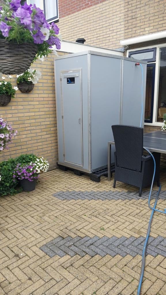 Douche unit met kleedkamer - Ideaal voor buiten!