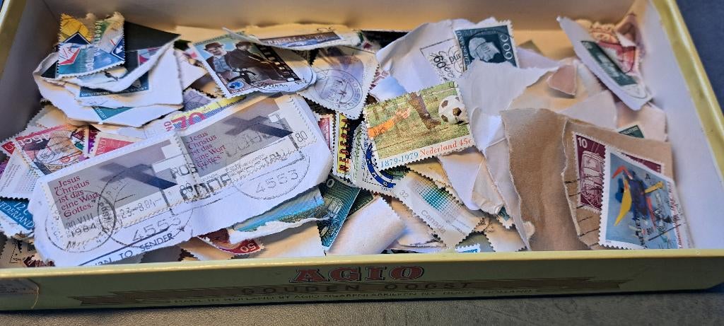 postzegels allerlei landen, Ophalen, Nederland en Buitenland