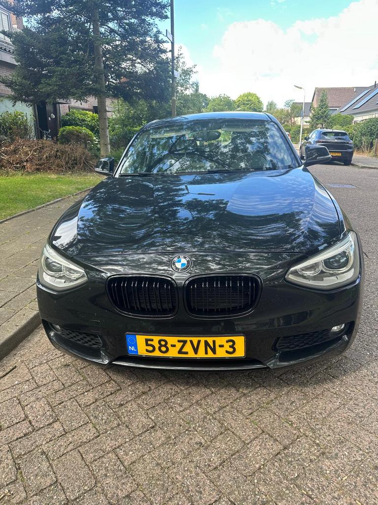BMW 1-Serie 116i 5DR, 1-Serie, 65 €/maand, 4 cilinders, Zwart