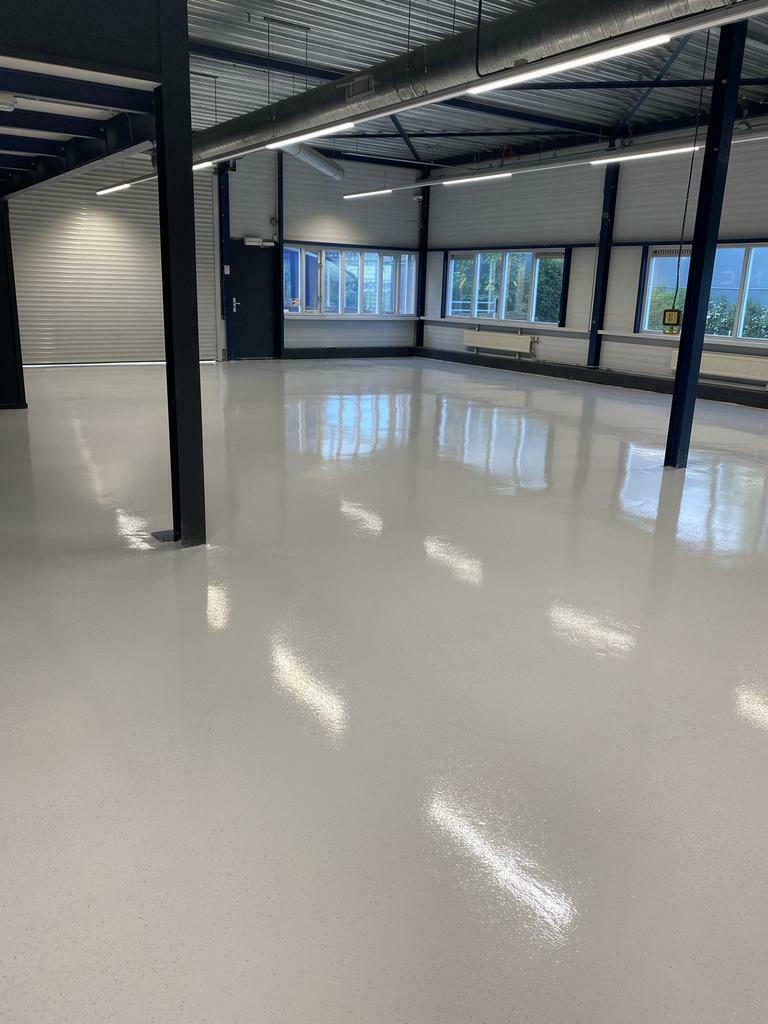 Epoxy vloeren. Bedrijfsvloeren, Garantie, Vloerbewerking of Renovatie