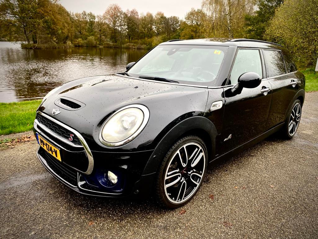Mini Clubman Cooper S AUT All4 JCW Chilli Serious Business, Auto's, Mini, Automaat, 1998 cc, 1435 kg, Zwart