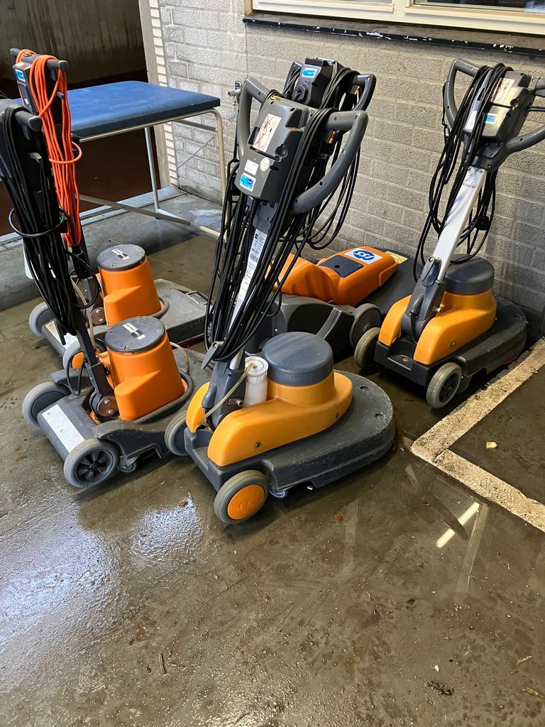 2X TASKI Ergodisc Omni – veelzijdige eenschijfmachines, Doe-het-zelf en Verbouw, Reinigingsmachines, Gebruikt, Ophalen of Verzenden