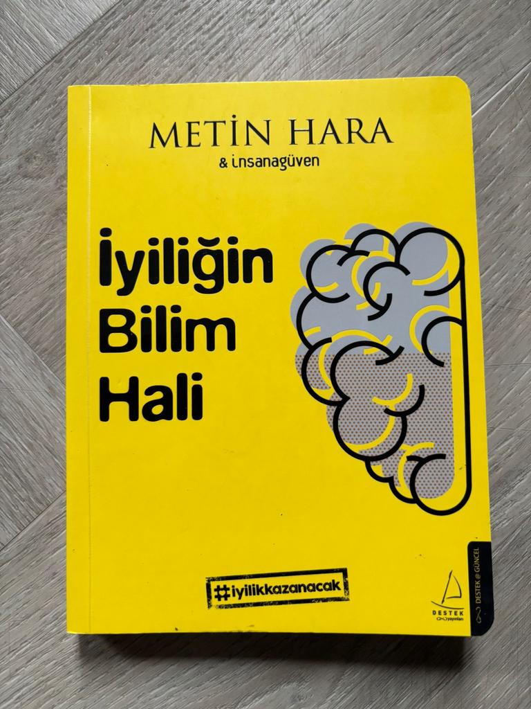 Turkse Boek - İyiliğin Bilim Hali - Metin Hara, Boeken, Ophalen of Verzenden, Zo goed als nieuw, Overige onderwerpen
