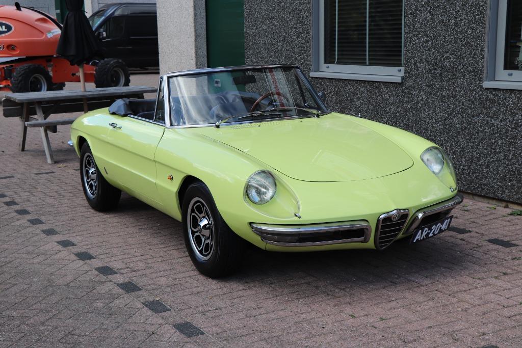 Alfa Romeo Duetto 1750 Veloce, Auto's, Alfa Romeo, Achterwielaandrijving, Zwart, Cabriolet, Leder