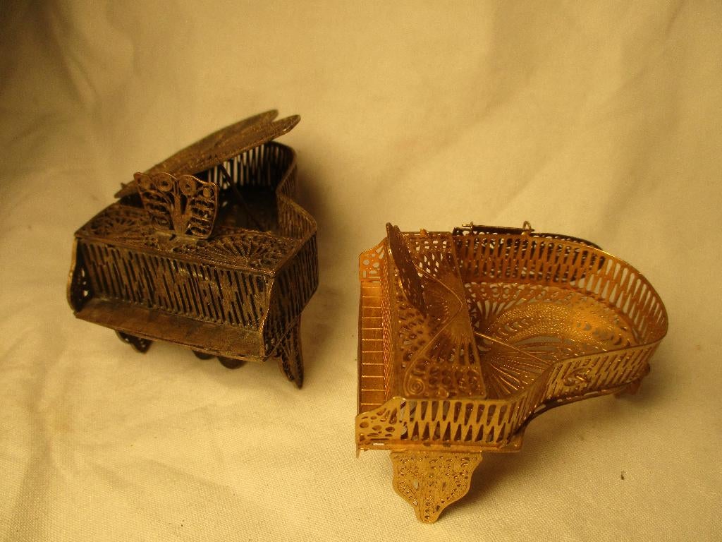 2x pianootjes van koperdraad, Ophalen of Verzenden