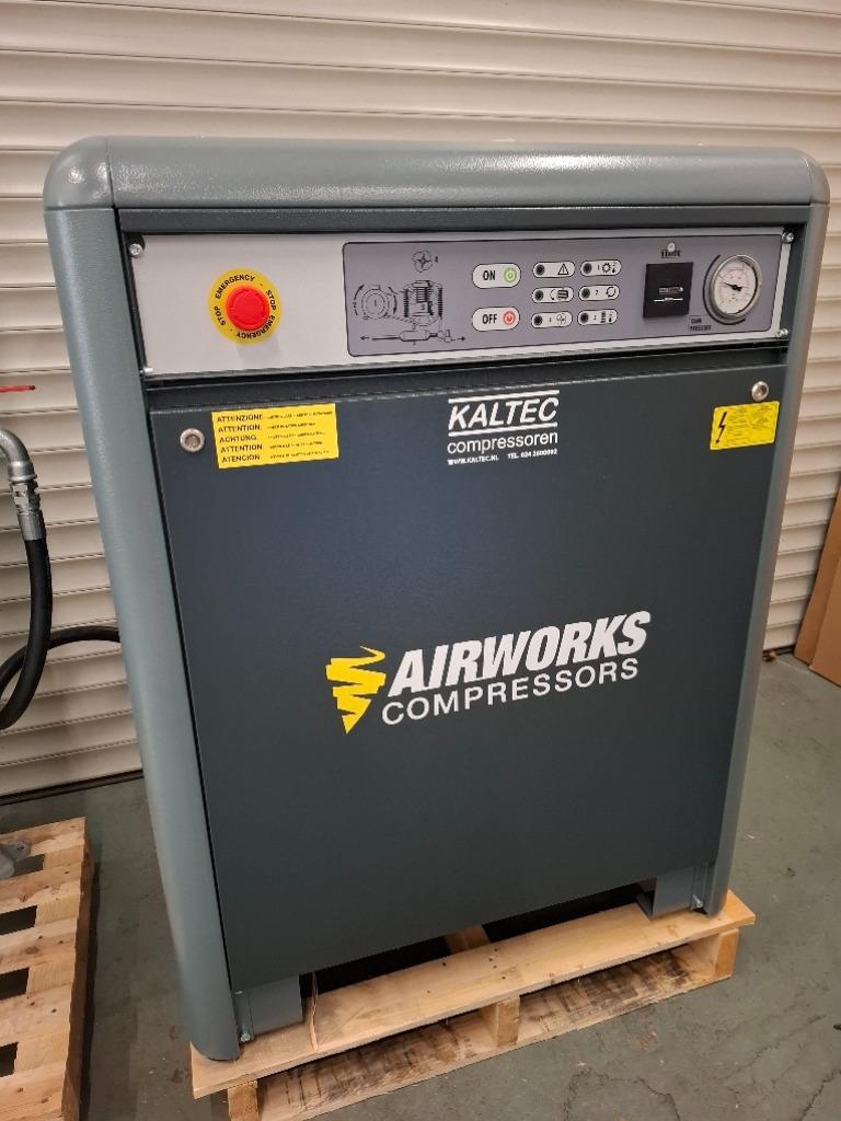 Geluidgedempte compressor 5,5kW Nieuw, Ophalen, Nieuw, 400 tot 800 liter/min, Geluidgedempt