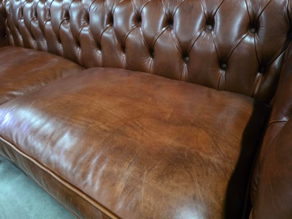 Luxe Chesterfield bank cognac leer + GRATIS BEZORGING, Huis en Inrichting, Gebruikt, Ophalen of Verzenden, Rechte bank, Onbekend