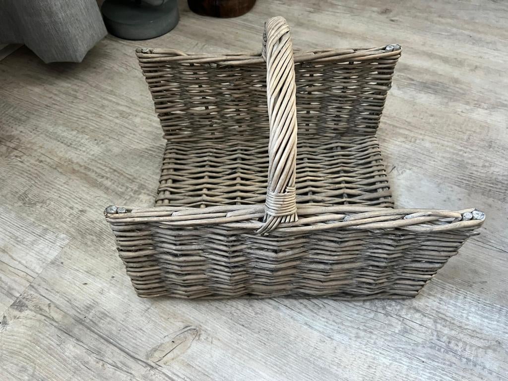 Rieten mand, geschikt voor tijdschriften, Ophalen, Riet