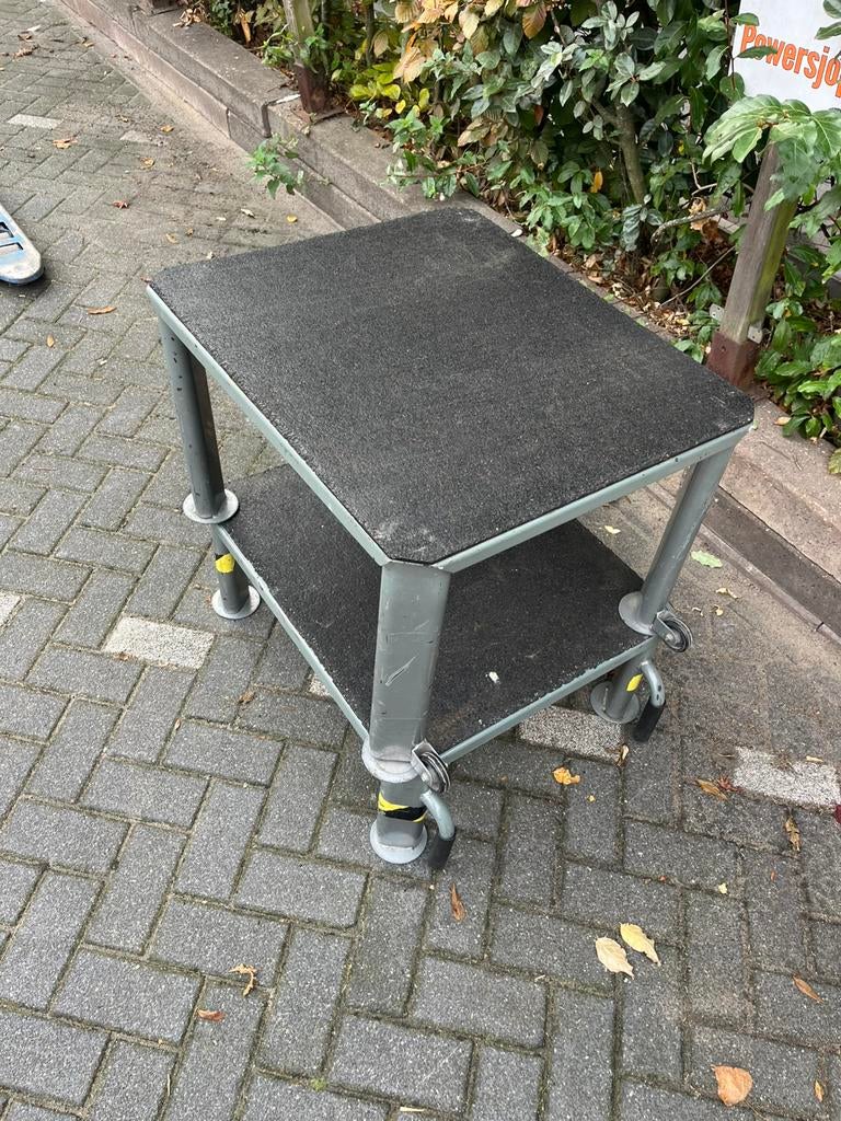 Ijzeren plyo tafel tafels plyotafels 2 x, Ophalen, Gebruikt, Plyo tafel, Overige typen