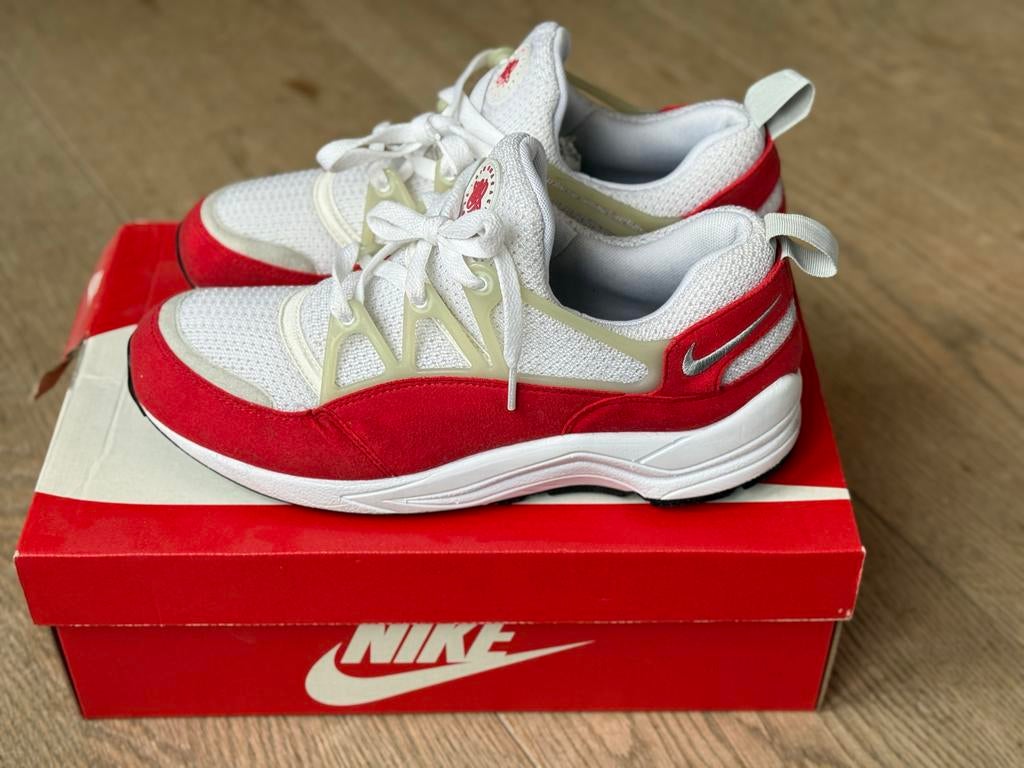 Nike Air Huarache Light Red - Maat 42,5, Kleding | Heren, Schoenen, Ophalen of Verzenden, Gedragen, Overige kleuren, Sneakers of Gympen