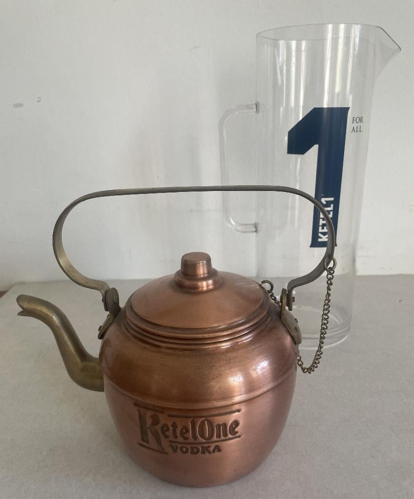 Ketel One Vodka Koperen ketel plus water plastic karaf 1.5 L, Verzamelen, Ophalen of Verzenden, Gebruikt, Overige typen