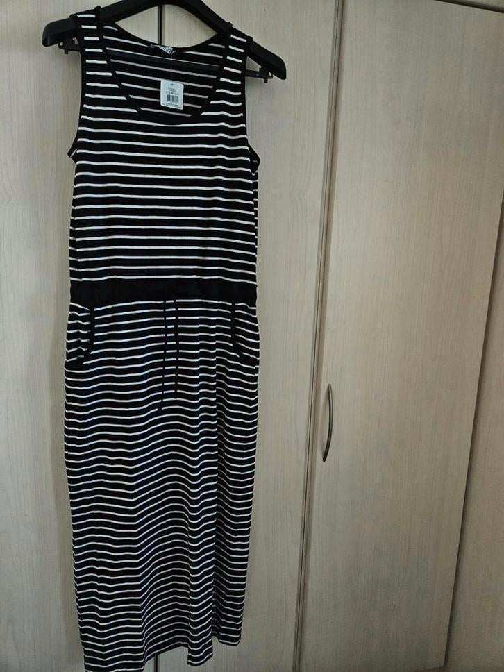 Nieuwe lekker soepele zwart wit gestreepte jurk XL, Wit, Maat 46/48 (XL) of groter, Nieuw, Ophalen of Verzenden