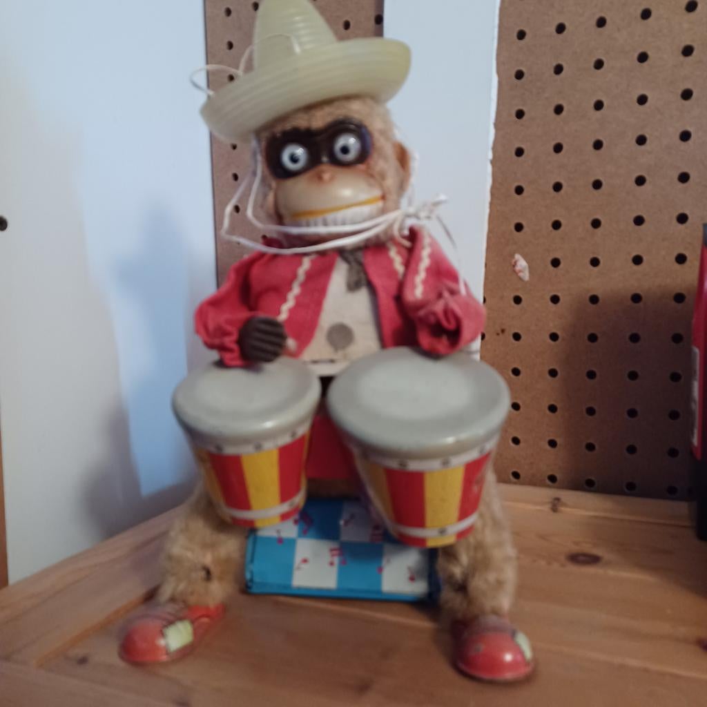 Blikken aap, Ophalen