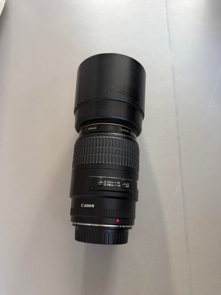 Canon EF 100mm f/2.8 Macro USM Lens, Ophalen of Verzenden, Zo goed als nieuw, Macrolens