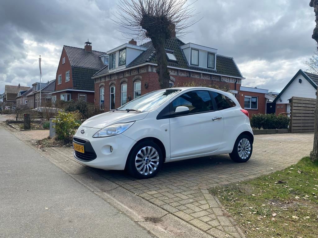 Ford Ka 1.2 69pk 2011 Wit, Auto's, Ford, Ka, Benzine, B, Hatchback, Handgeschakeld, Origineel Nederlands, Wit, Voorwielaandrijving