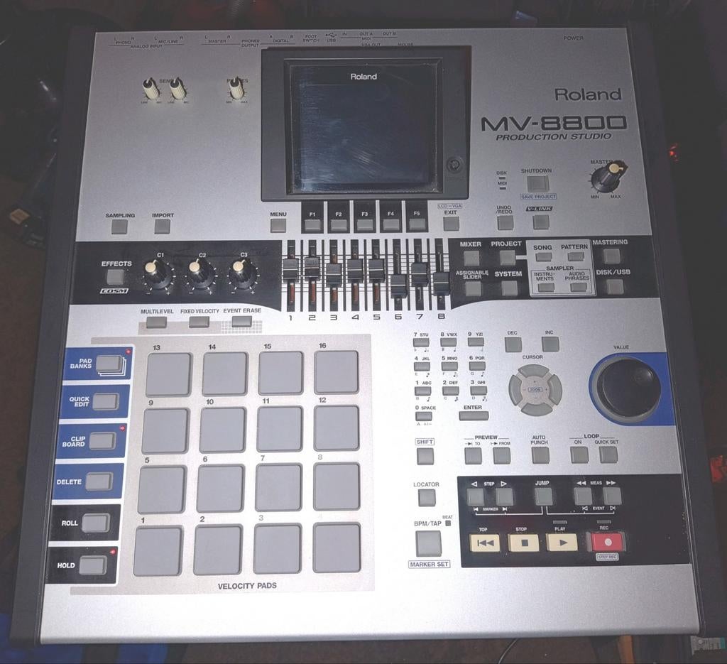 Roland MV8800 Production Studio ZGAN (ex Cesar Zuiderwijk), Ophalen of Verzenden, Zo goed als nieuw