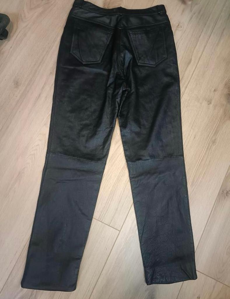 Mooie leren dames broek, maat 38. In goede staat., Maat 38/40 (M), Zwart, Ophalen of Verzenden, Zo goed als nieuw