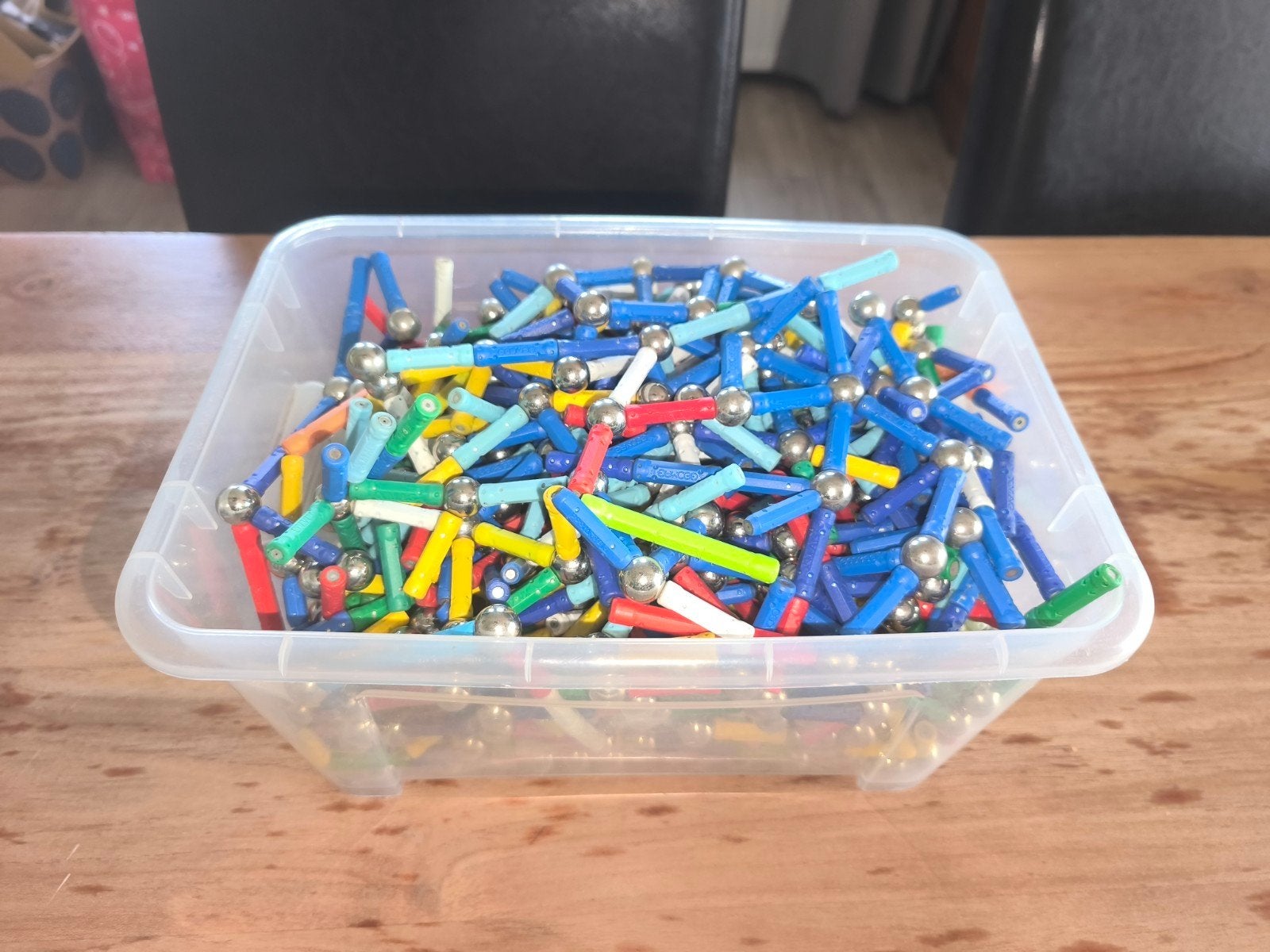 Bak met magneten en balletjes, Ophalen, Gebruikt