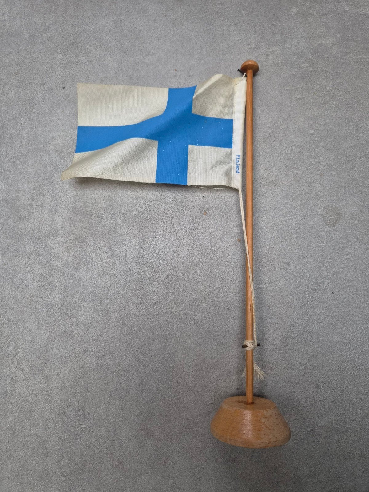 Conferentie tafel vlag Finland hoogte 31cm, Verzenden