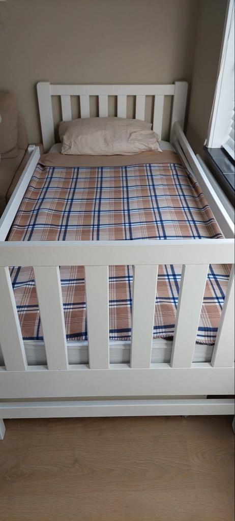 Wit bed met matras en lade, Ophalen, Gebruikt, 90 cm, Eenpersoons