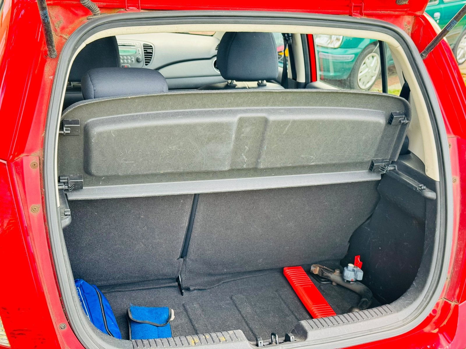 Foto 8 van Hyundai i10 1.1 I 5DR 2008 Rood