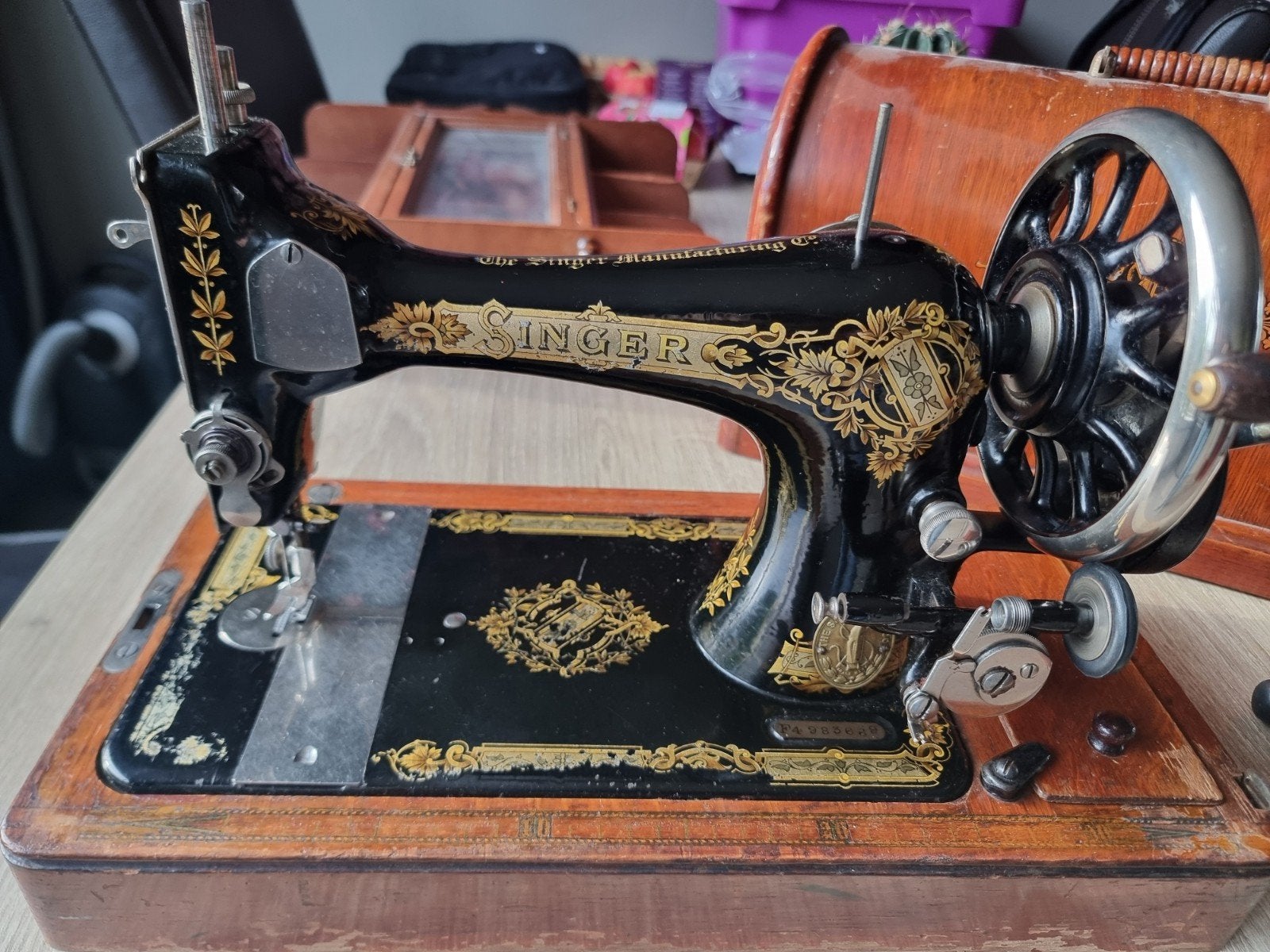 Oude Singer hand naaimachine, Antiek en Kunst, Antiek | Naaimachines, Ophalen
