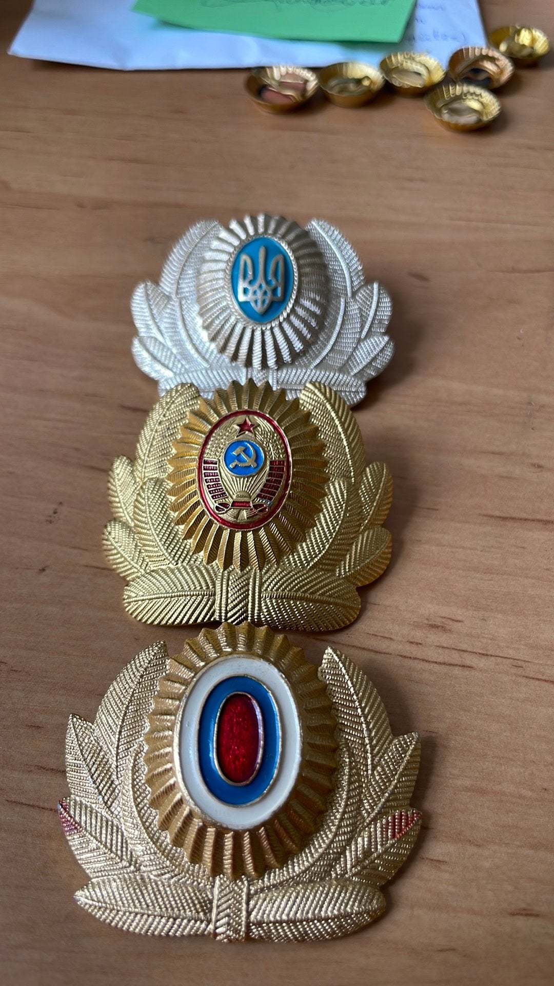 3 pet- emblemen politie Rusland, Ophalen of Verzenden, Overige soorten, Overige gebieden, Embleem of Badge