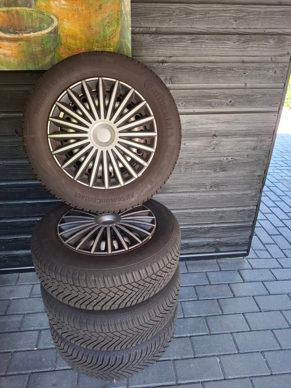 vw stalen velgen met continental all seasons(extra load), Ophalen, 15 inch, Banden en Velgen, All Season