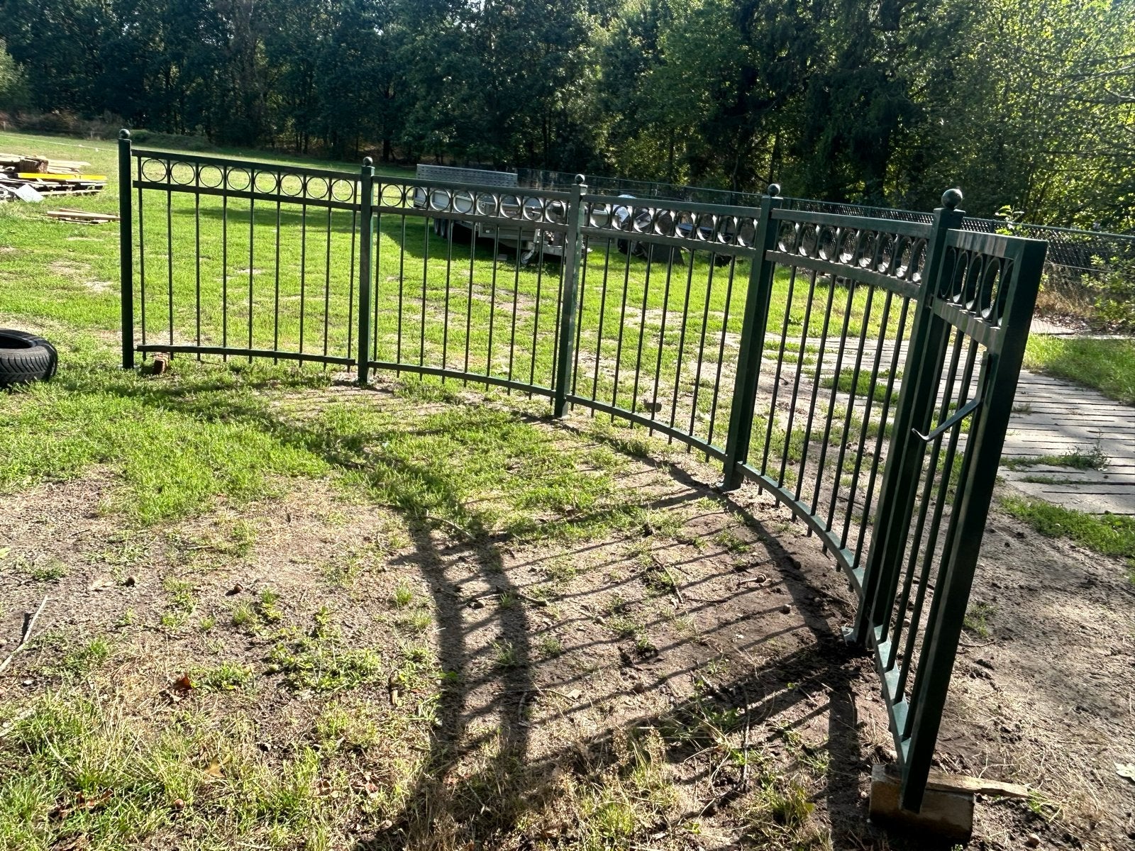 Alum rond hekwerk 470 doorsnede, 127 hoog  en een poort v 75, Ophalen, Met poort, Gebruikt, Aluminium