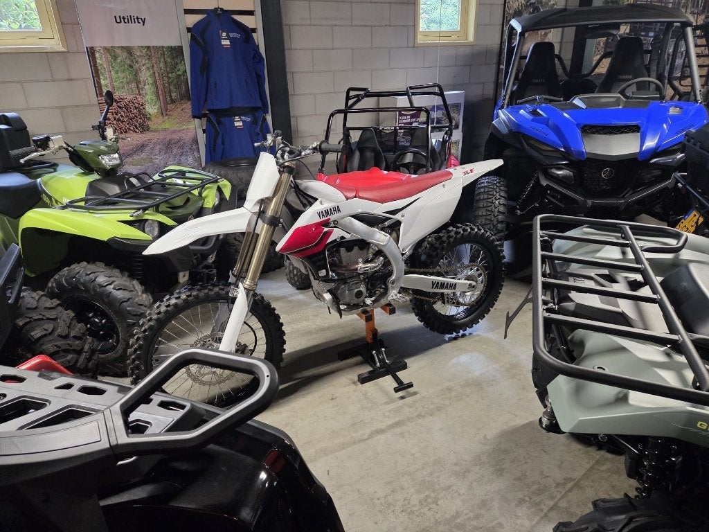 DEMO aanbieding Yamaha YZ250F 70 Years Edition - 3 weken oud, 450 cc, Nieuw, Bedrijf, Crossmotor