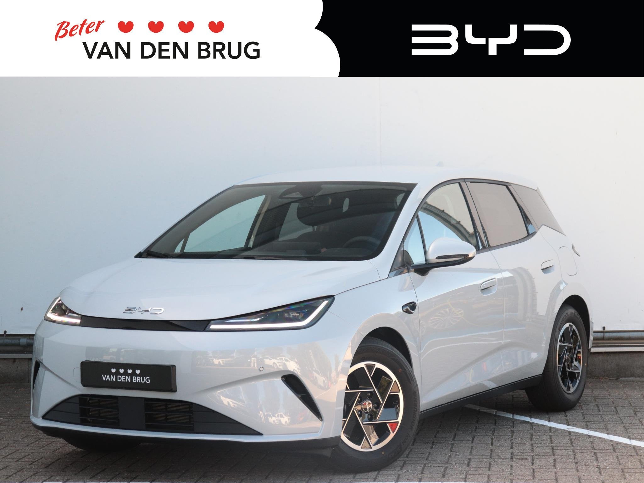 BYD DOLPHIN G 1.5L DM-i Boost | 105km Elektrisch actieradius, Auto's, BYD, Dolphin, Stof, 4 cilinders, Wit
