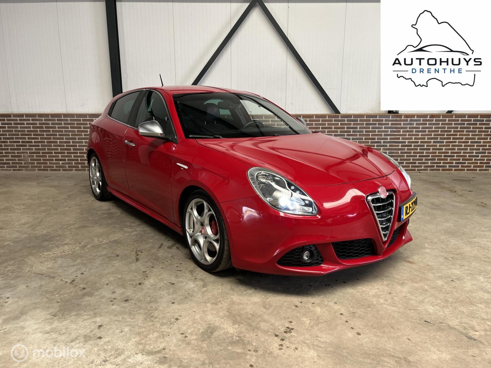 Alfa Romeo Giulietta 2.0 JTDm Distinctive Bi-Xenon | Leder, Auto's, Euro 5, 1295 kg, 4 cilinders, 163 pk