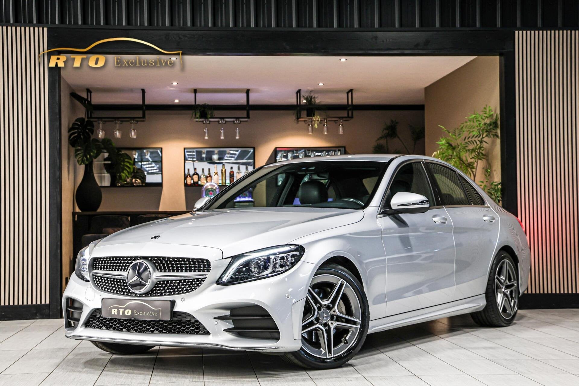 Mercedes C-klasse 180 Business Solution AMG Plus Upgrade Edi, Auto's, Sedan, Autotrust, 16 km/l, Leder en Alcantara