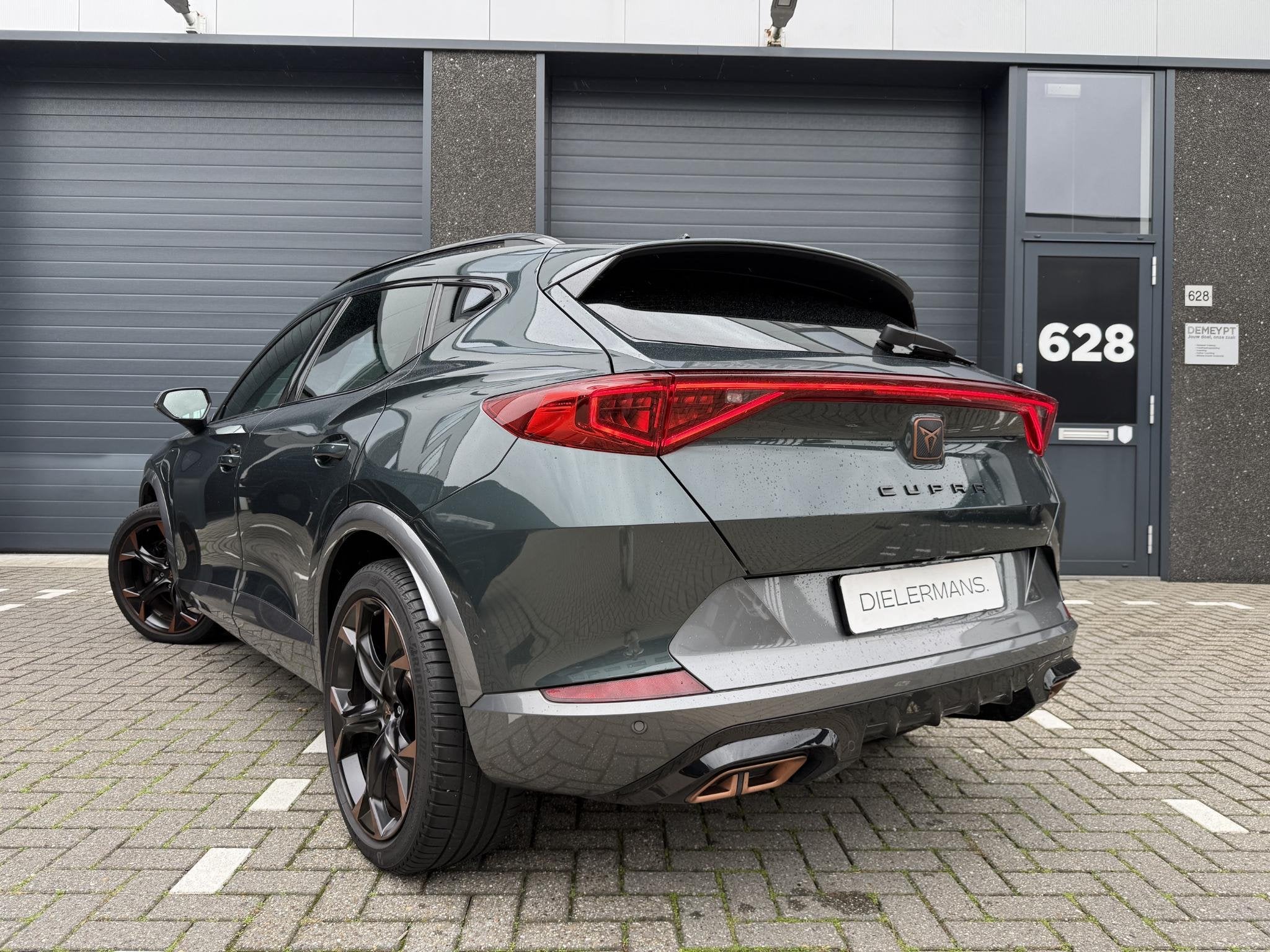 CUPRA Formentor 1.4 eHybrid VZ DSG 245 PK Copper | Pano | Ku, Auto's, Stof, Gebruikt, 4 cilinders, Formentor