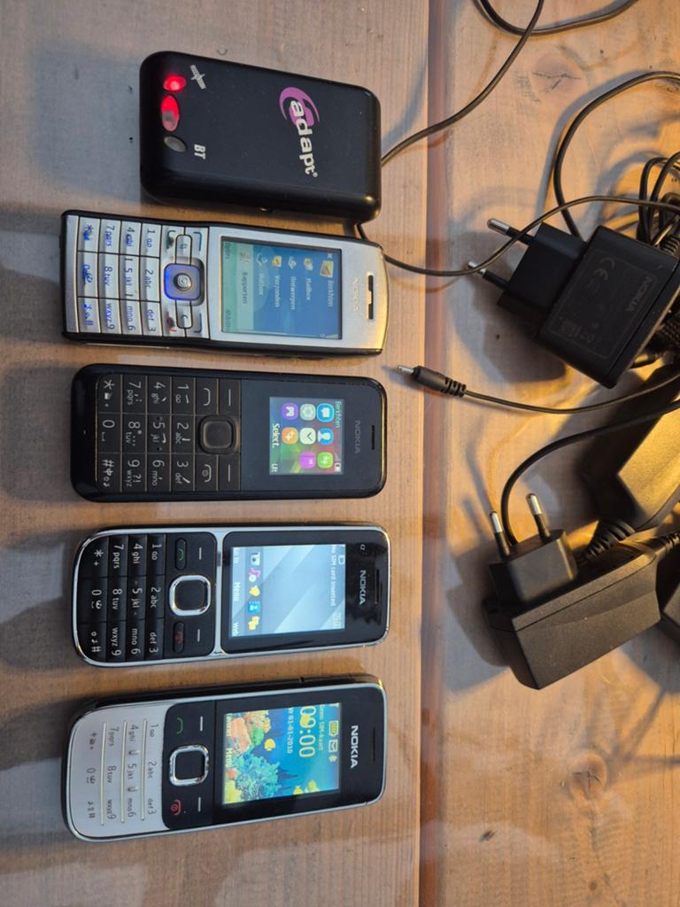 2x Nokia telefoon gsm mobieltje E50, 2730 en gps, Gebruikt, Zwart, Fysiek toetsenbord, Ophalen of Verzenden