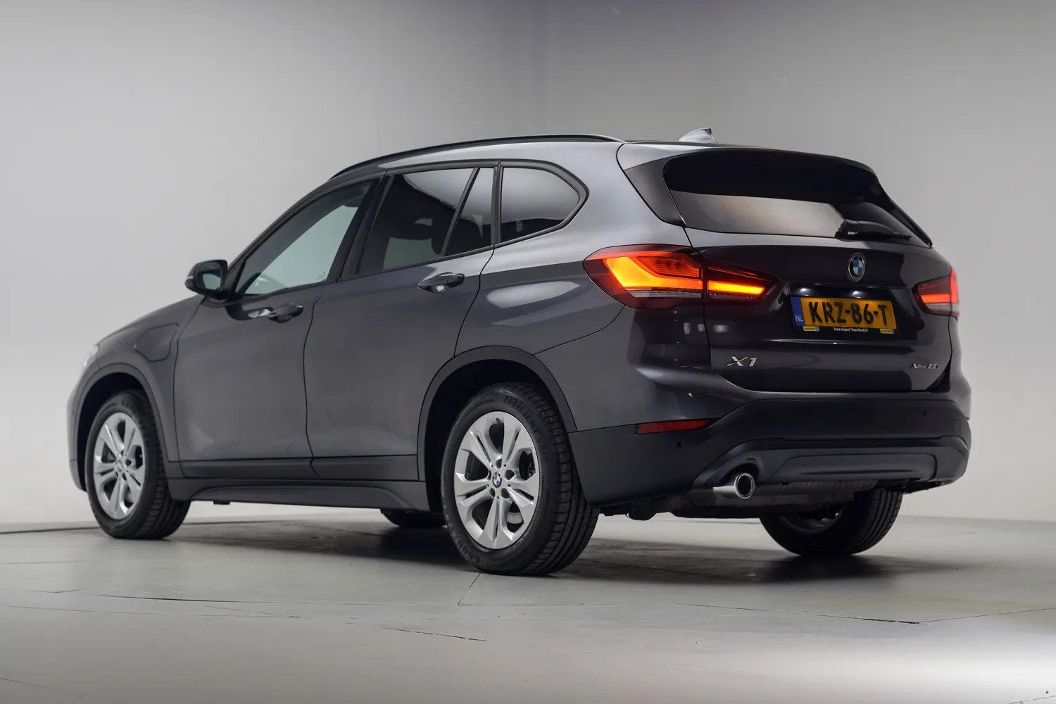 BMW X1 xDrive 25e Executive Aut. [ Navi Leder Stoelverwarmin, Auto's, BMW, 750 kg, Bedrijf, Vierwielaandrijving, Hybride Elektrisch/Benzine