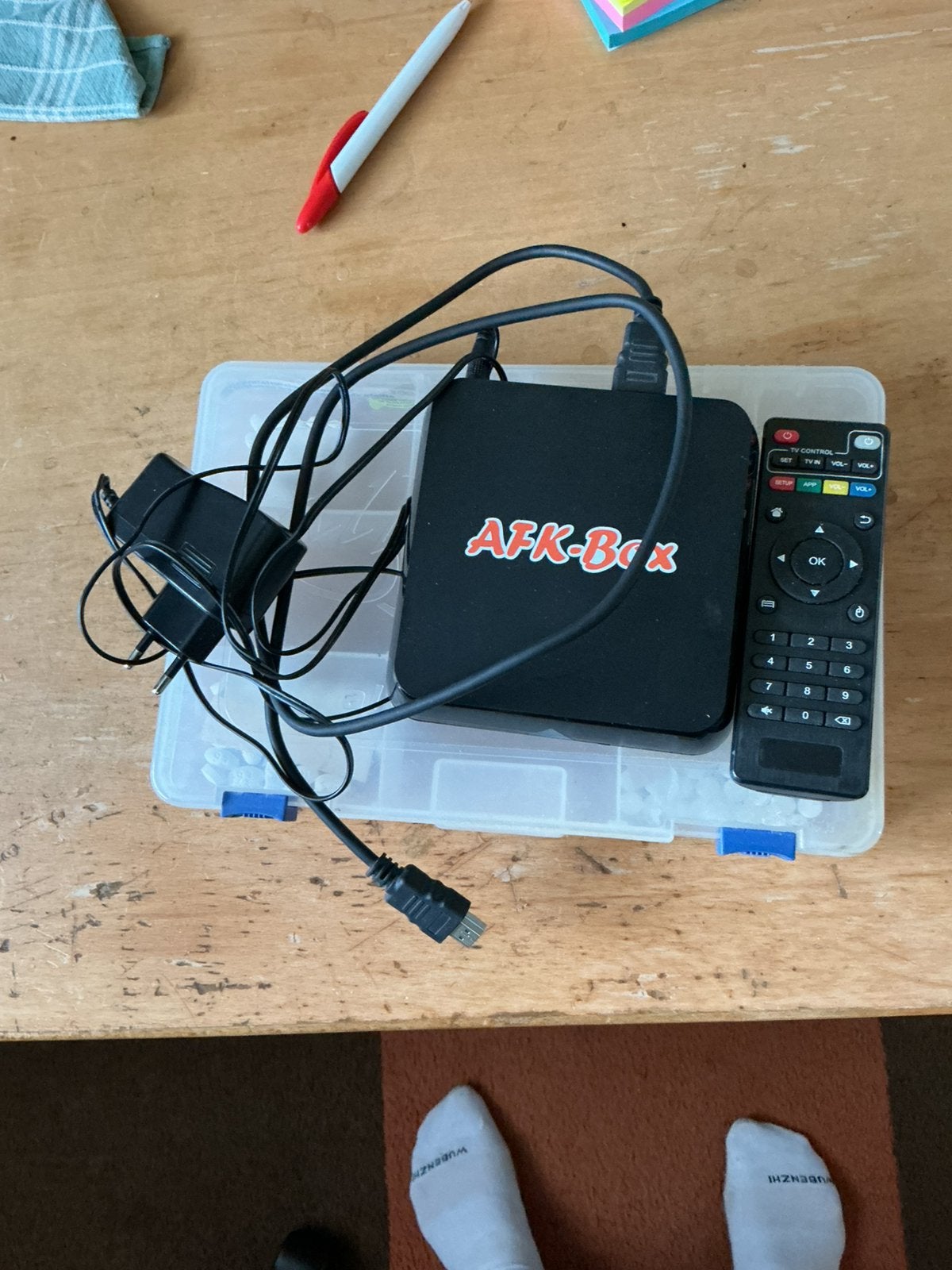 Afk box met internetkanel en afstandbediening, Ophalen, Zo goed als nieuw, Overige merken