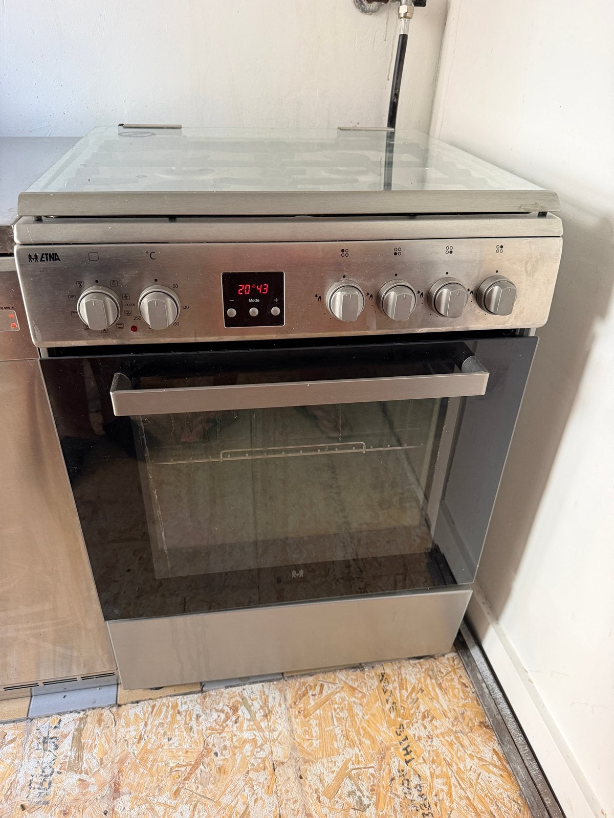 ETNA FGV660RVS Vrijstaand Gasfornuis met Oven, Ophalen, Gebruikt, 4 kookzones, Gas